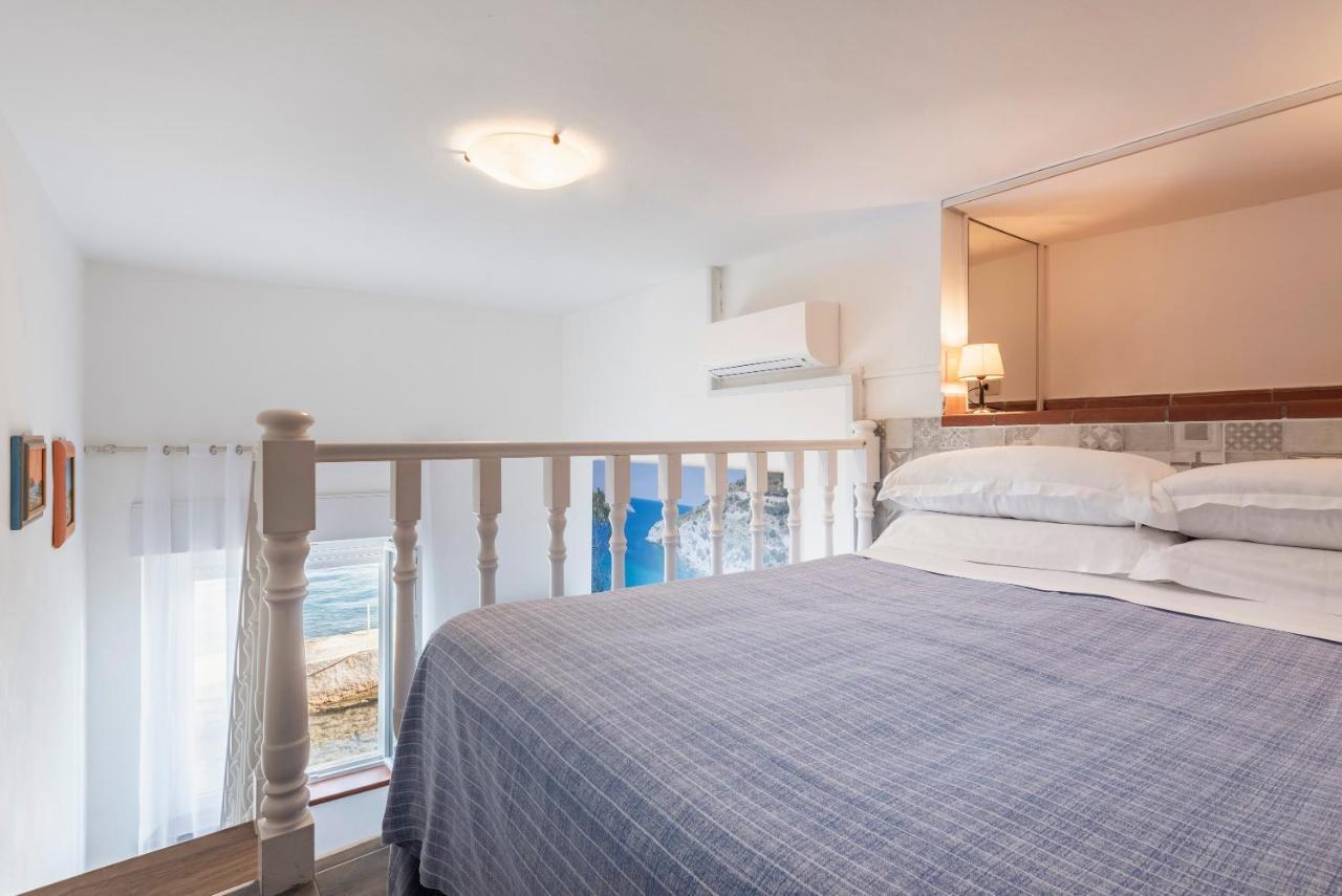 Quadruple Room Sea View Split Level