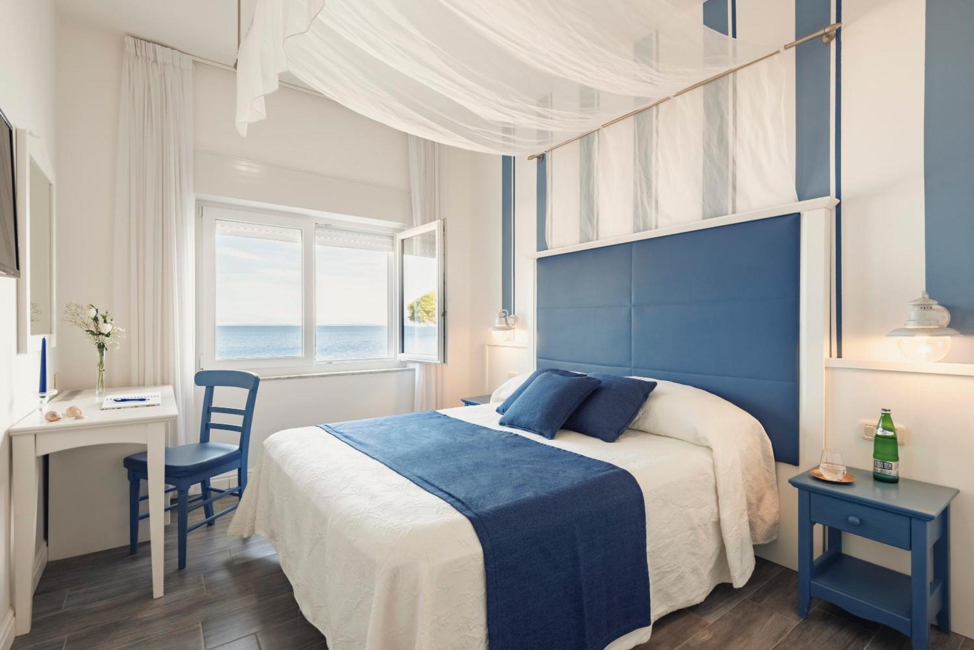 Standard King Room Sea View