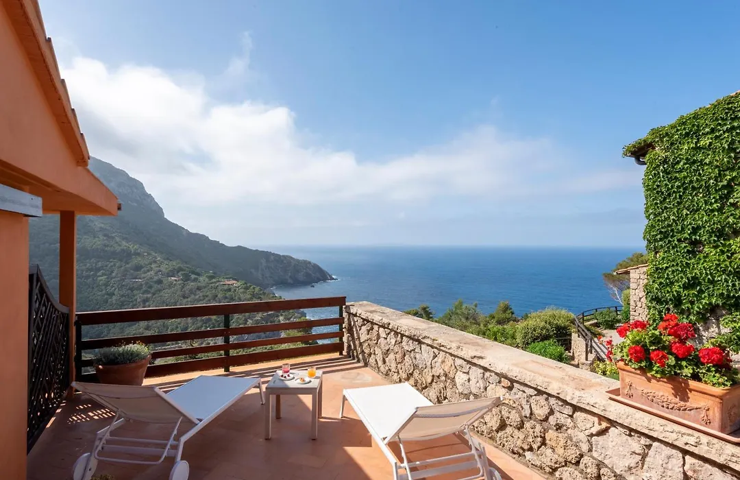 Boutique Hotel Torre Di Cala Piccola-1